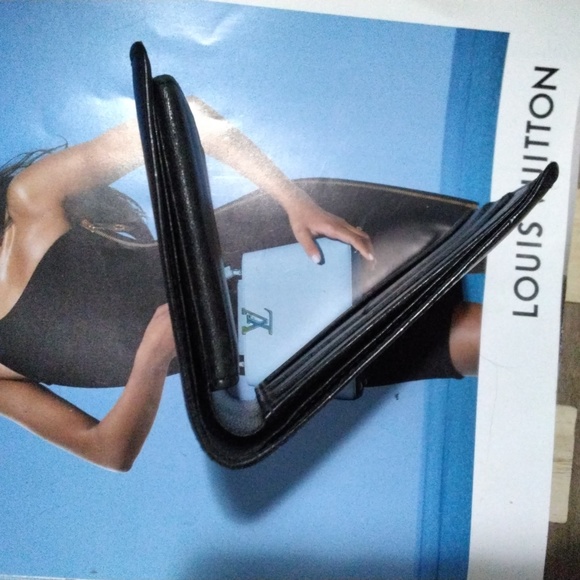 LOUIS VUITTON: "2005"; PORTEFEUILLE MARCO BIFOLD NOMADE LEATHER WALLET, #AR0065. - Picture 10 of 12